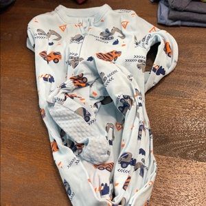 Old navy boys pjs 2t with footies